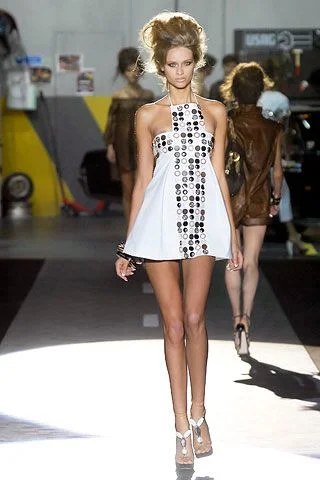 Look 16